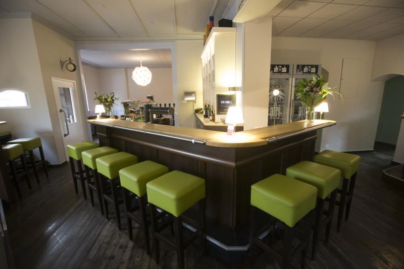 Hotel Zur Flora Есен Екстериор снимка